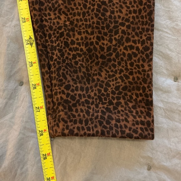 White House Black Market Women’s Runway Suede Legging Animal Print Size 6 - Picture 6 of 6